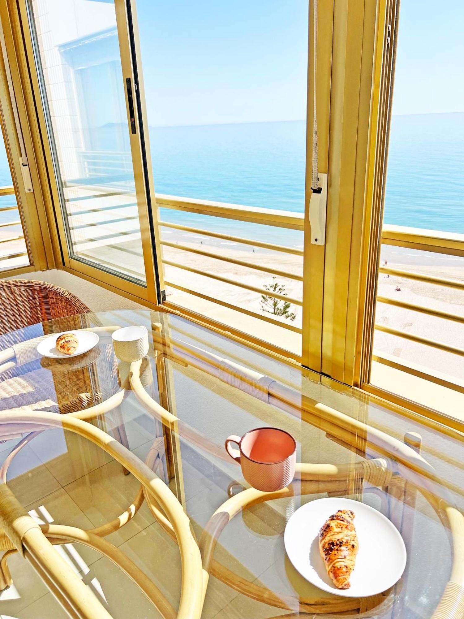 Oasis Frente Al Mar. Parking Gratis Apartment El Campello Luaran gambar