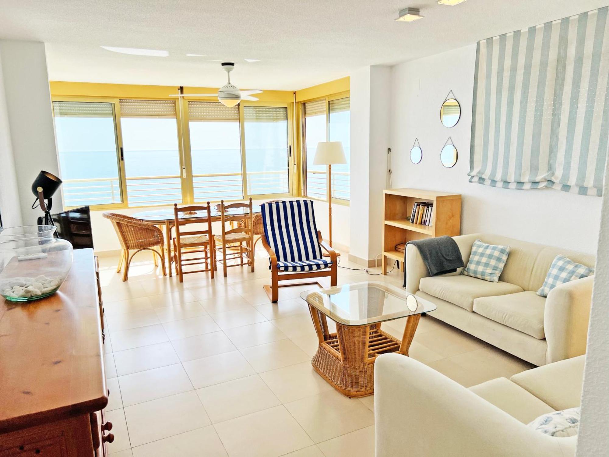 Oasis Frente Al Mar. Parking Gratis Apartment El Campello Luaran gambar