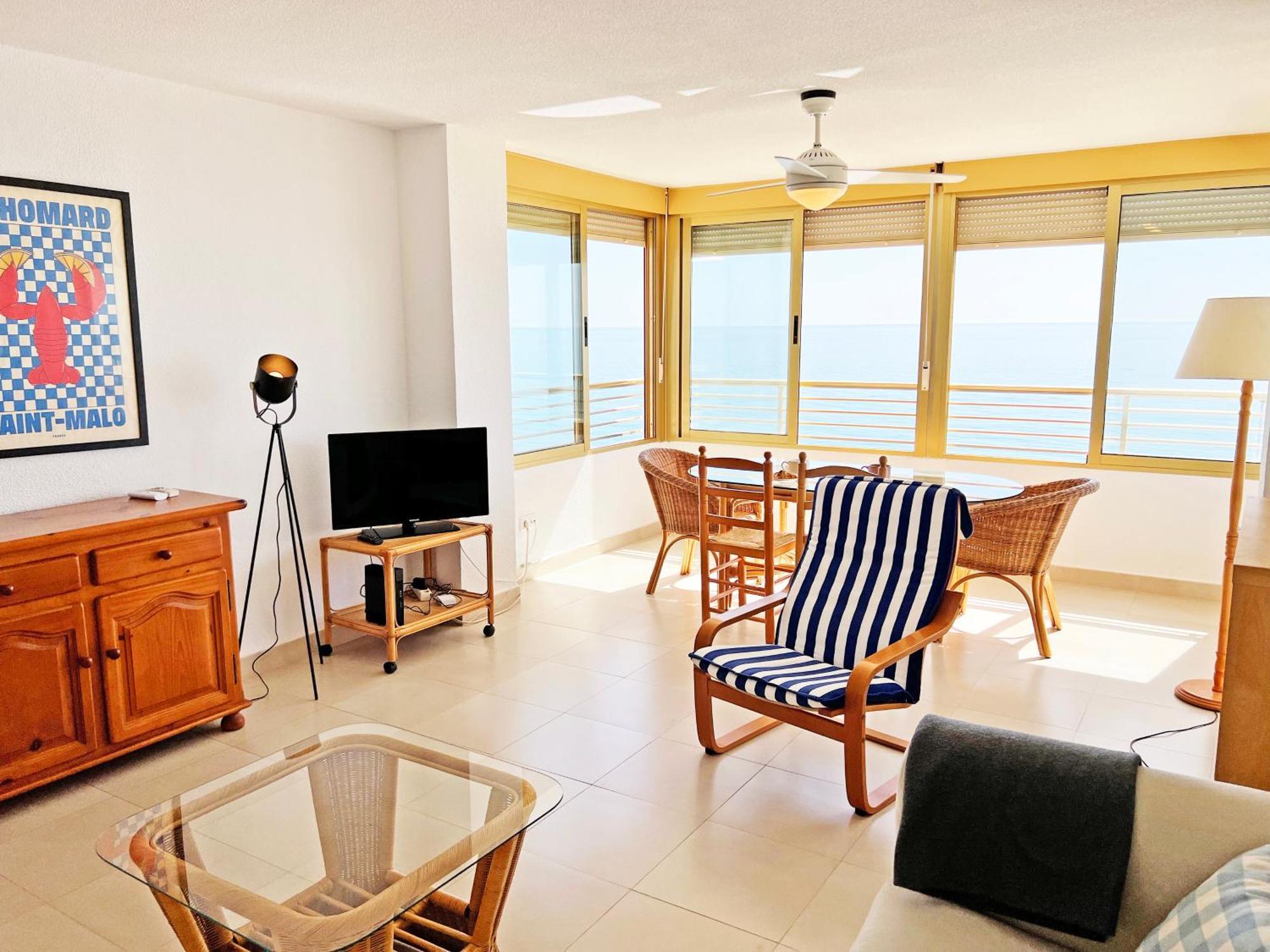 Oasis Frente Al Mar. Parking Gratis Apartment El Campello Luaran gambar
