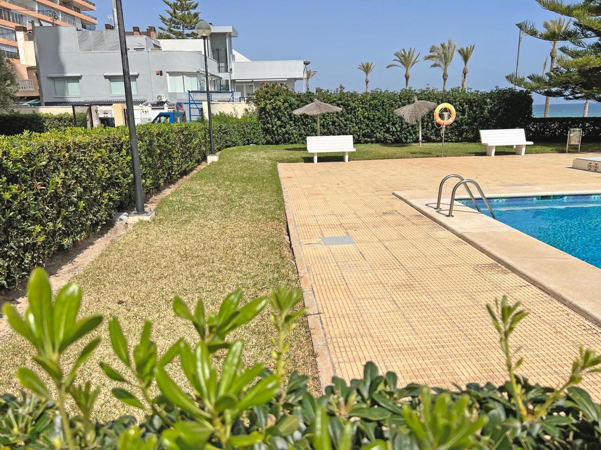 Oasis Frente Al Mar. Parking Gratis Apartment El Campello Luaran gambar