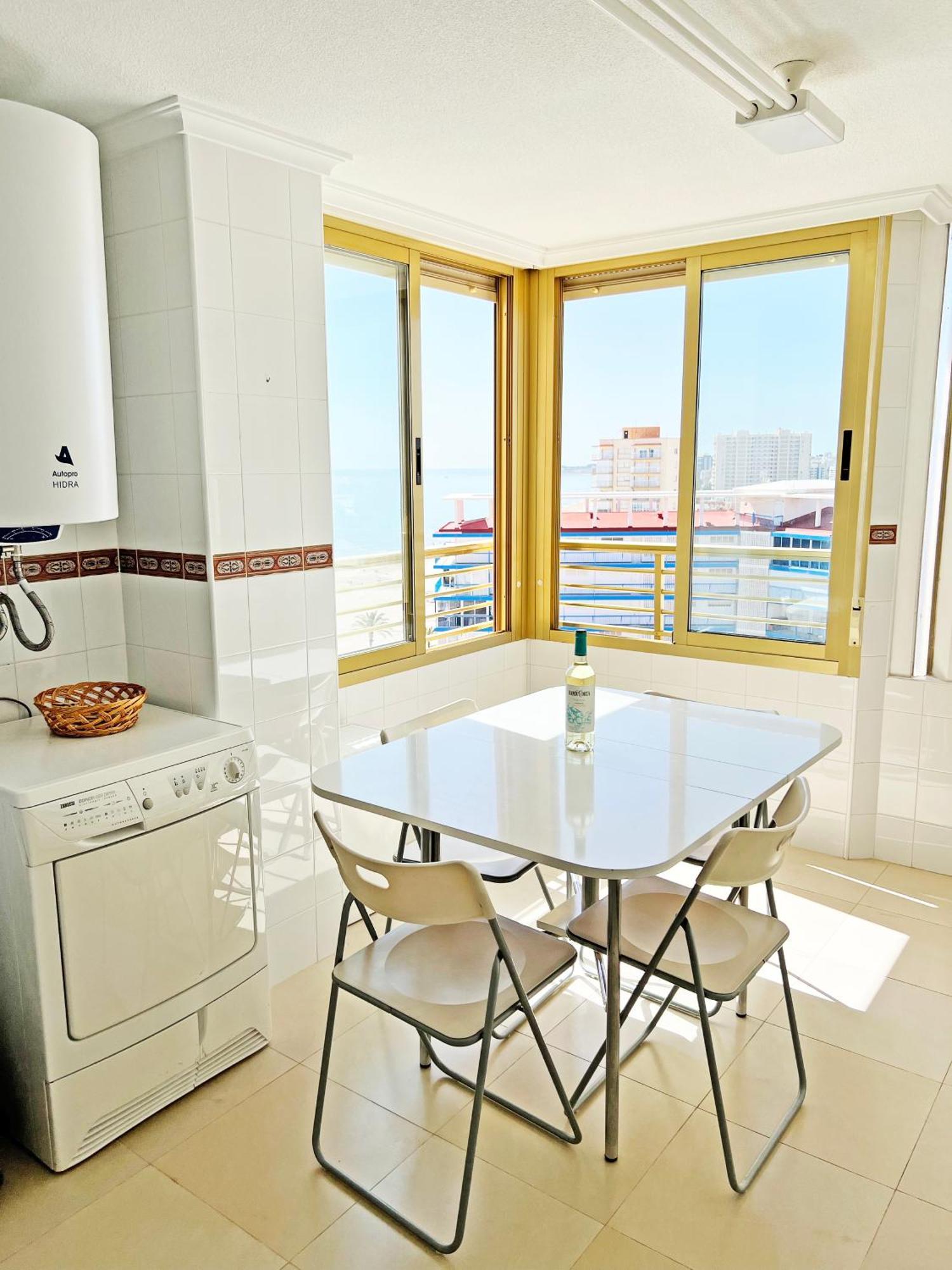Oasis Frente Al Mar. Parking Gratis Apartment El Campello Luaran gambar