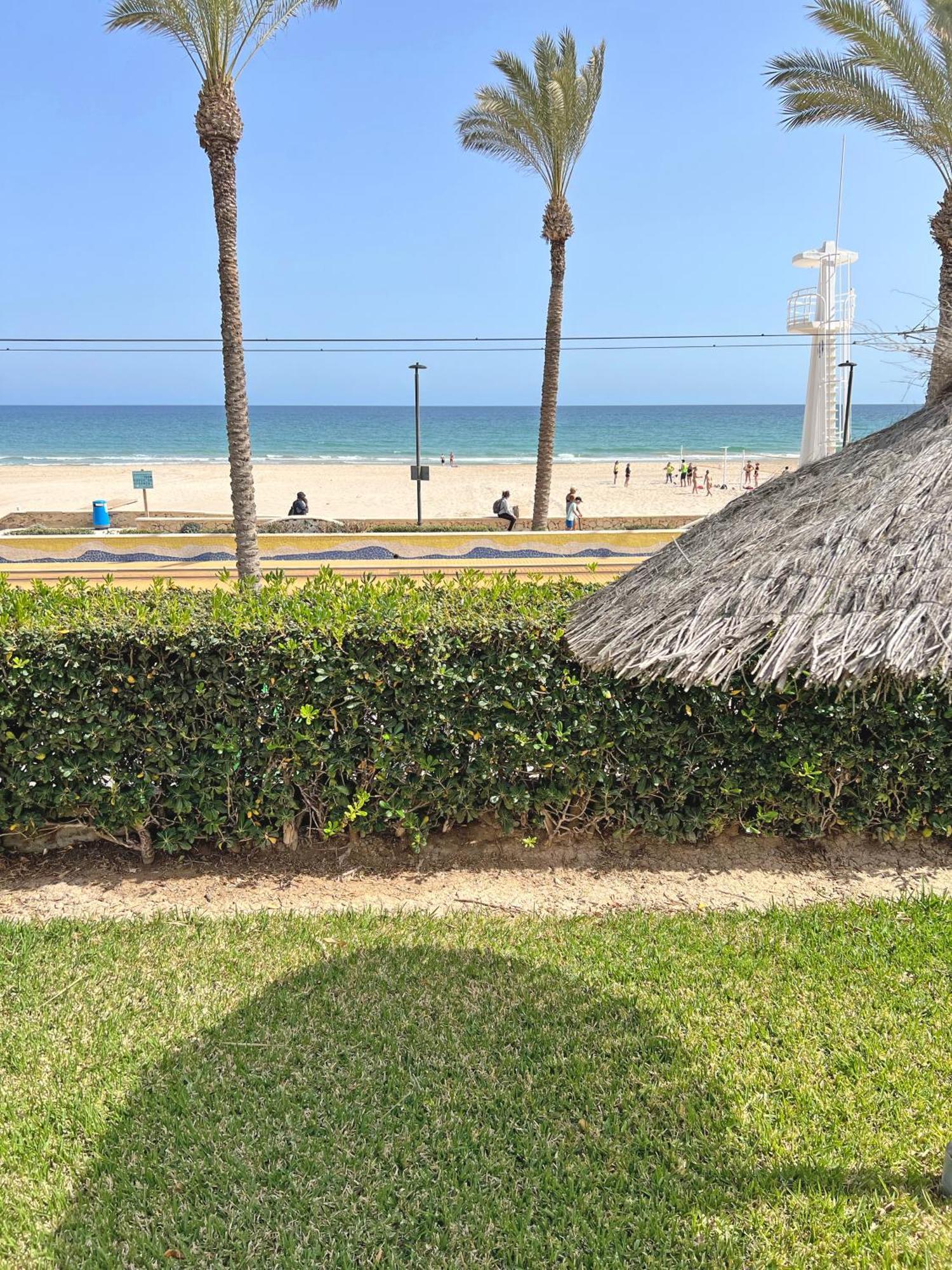 Oasis Frente Al Mar. Parking Gratis Apartment El Campello Luaran gambar