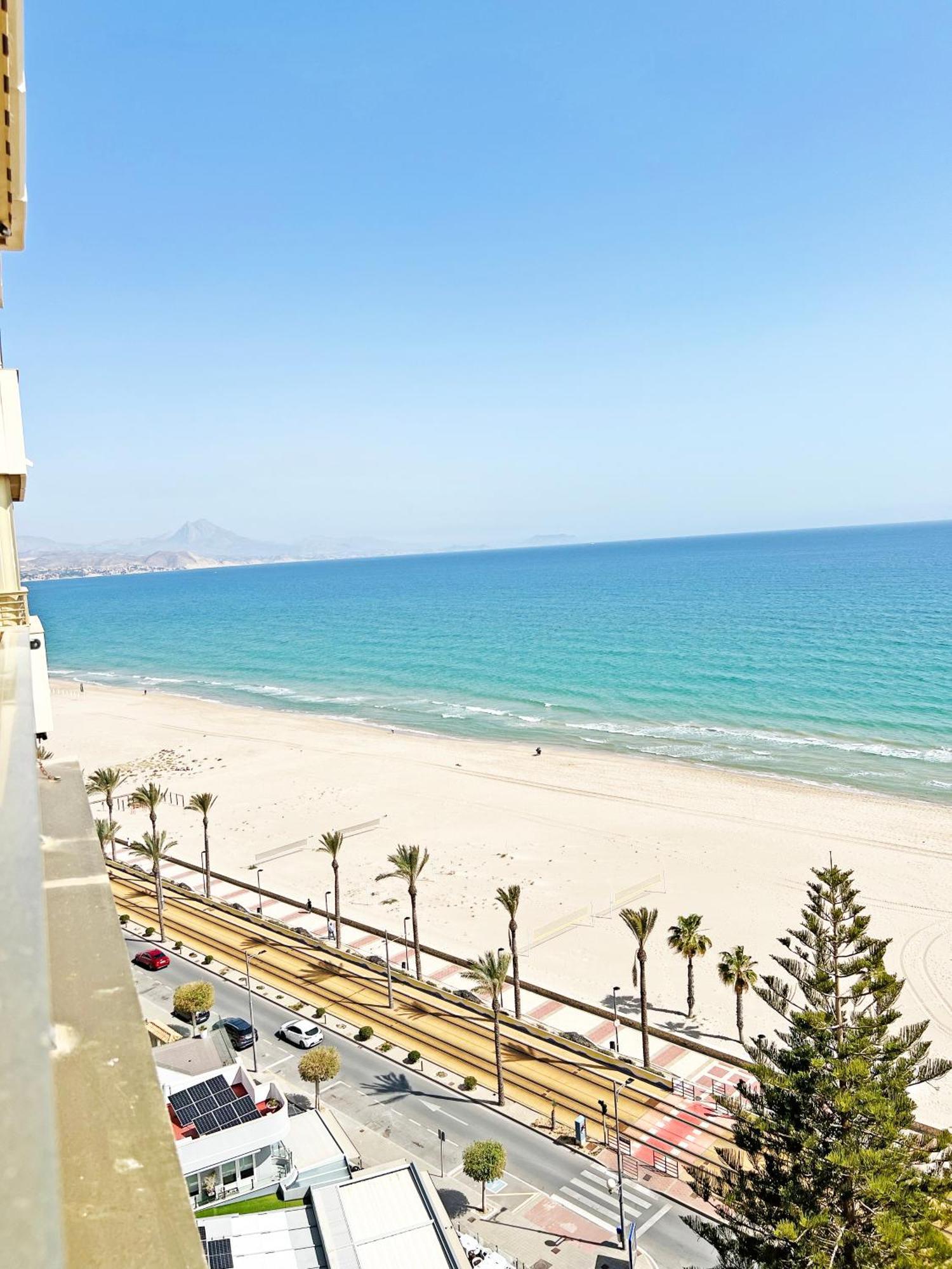 Oasis Frente Al Mar. Parking Gratis Apartment El Campello Luaran gambar
