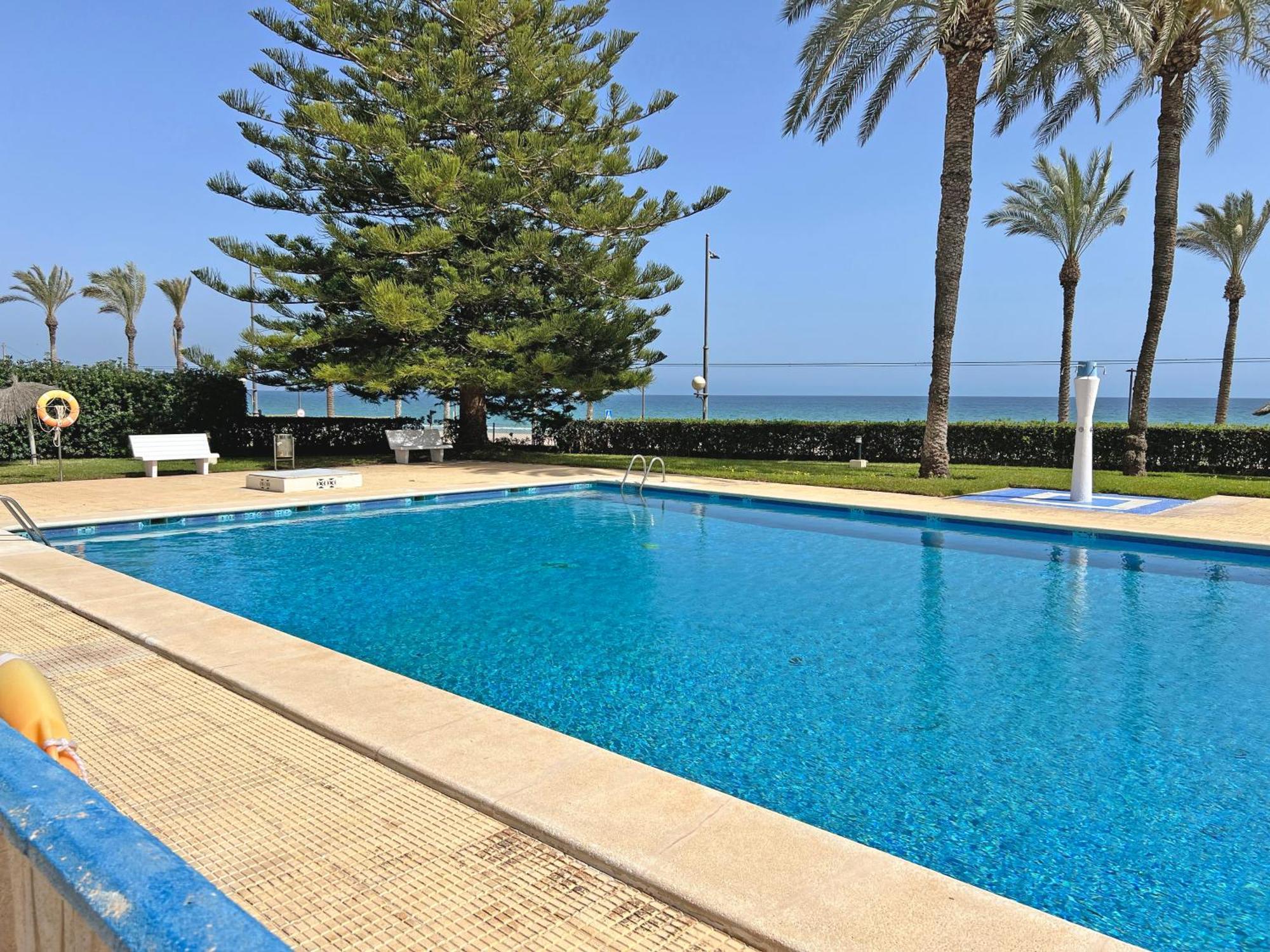 Oasis Frente Al Mar. Parking Gratis Apartment El Campello Luaran gambar