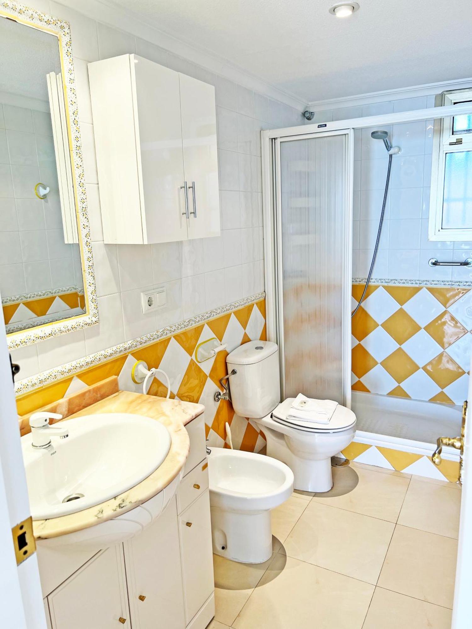 Oasis Frente Al Mar. Parking Gratis Apartment El Campello Luaran gambar