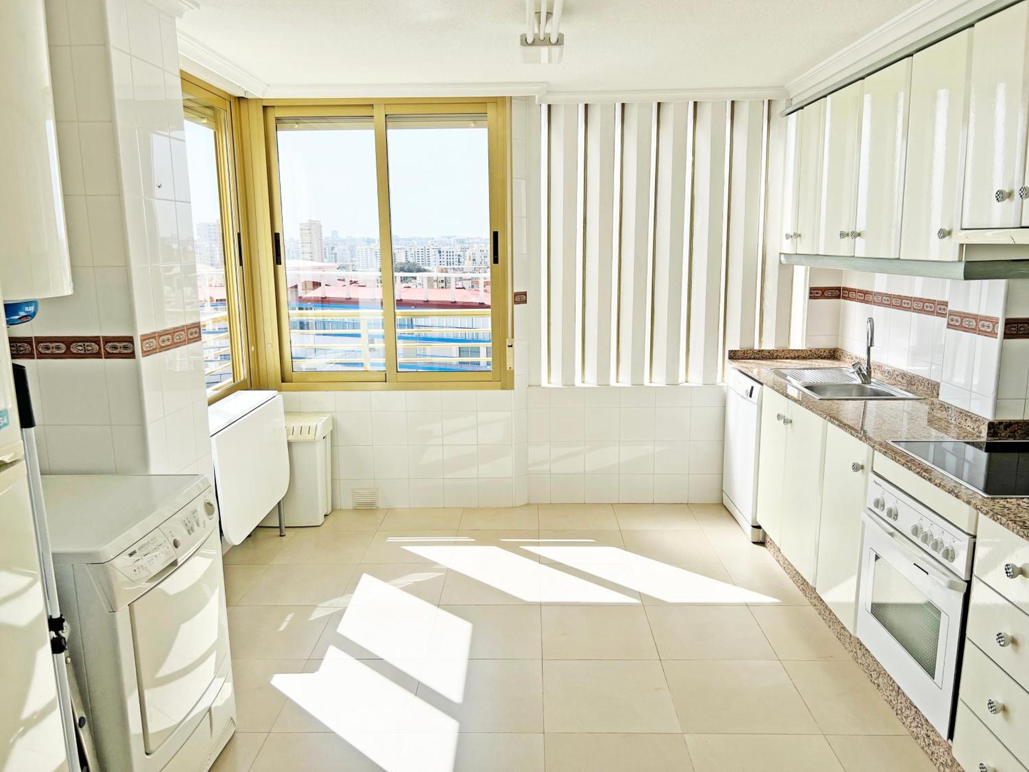 Oasis Frente Al Mar. Parking Gratis Apartment El Campello Luaran gambar