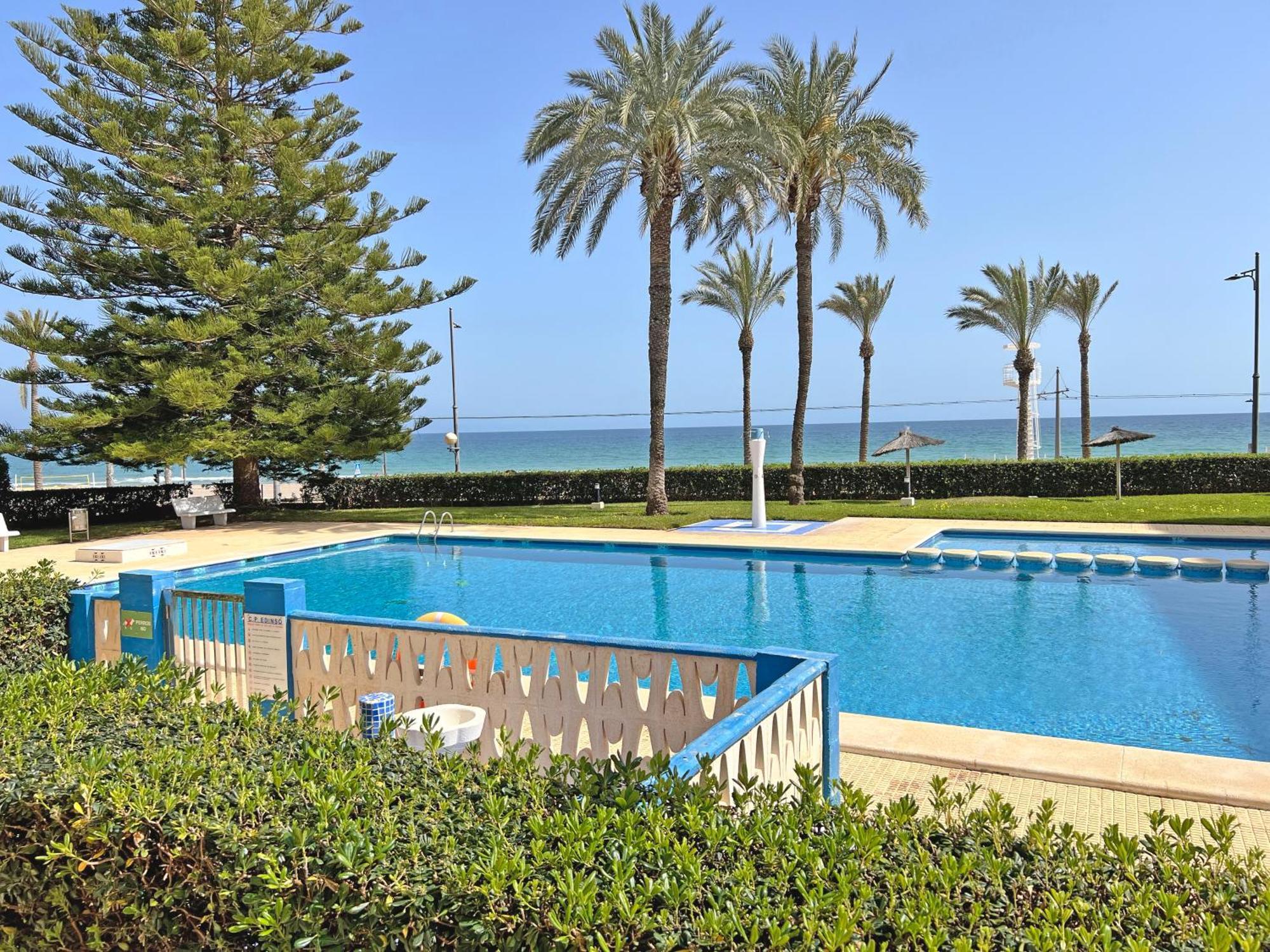 Oasis Frente Al Mar. Parking Gratis Apartment El Campello Luaran gambar