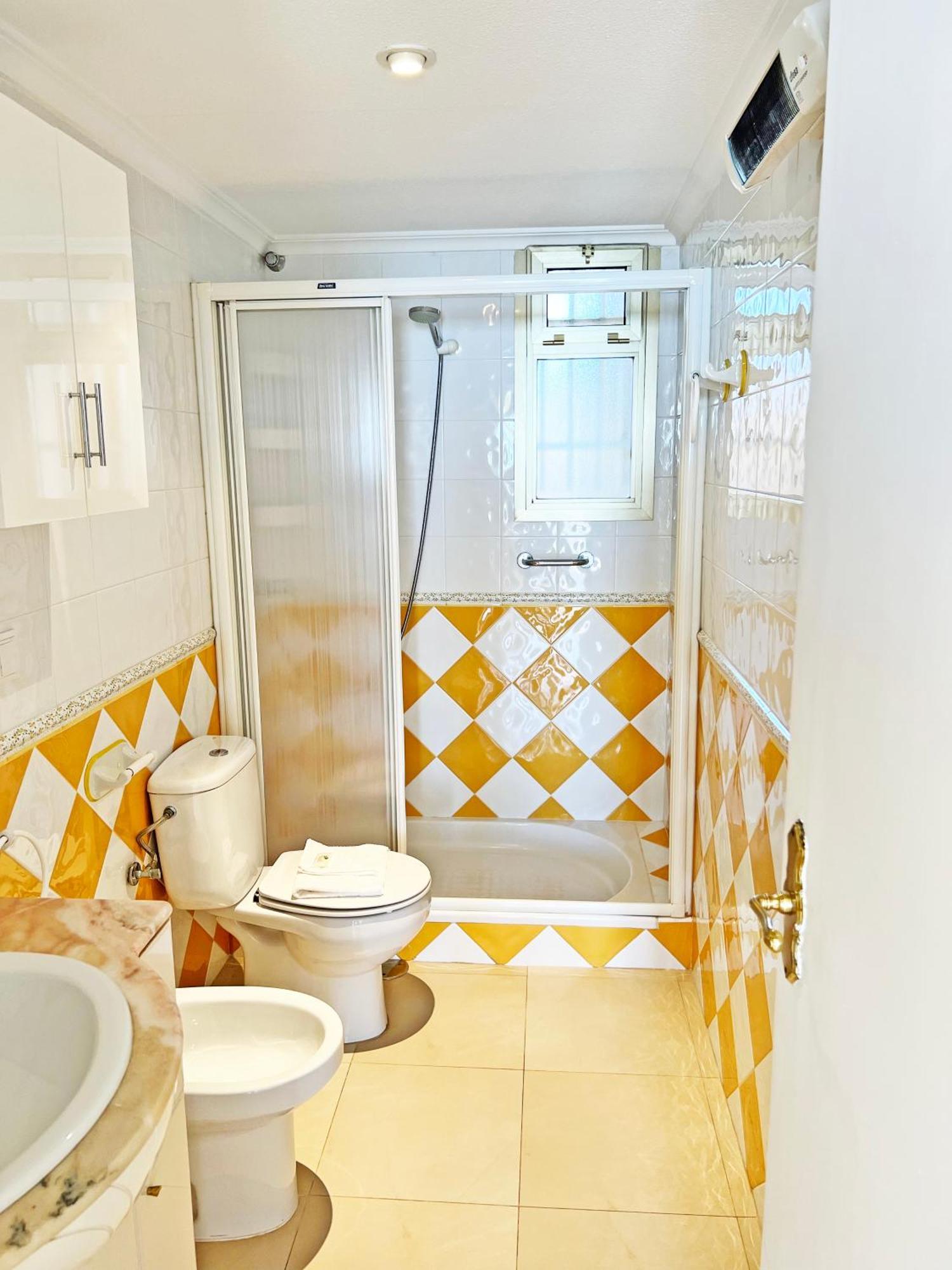 Oasis Frente Al Mar. Parking Gratis Apartment El Campello Luaran gambar
