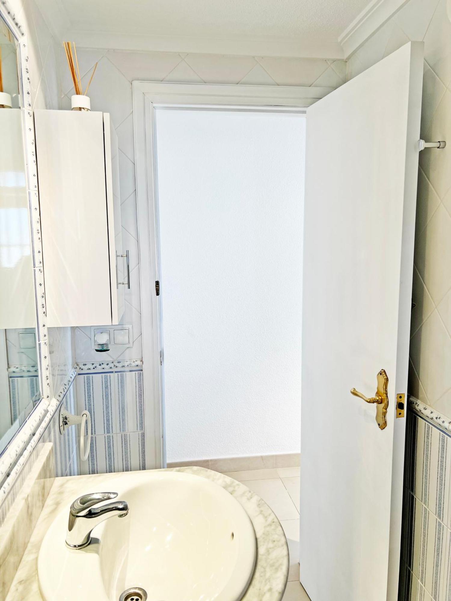 Oasis Frente Al Mar. Parking Gratis Apartment El Campello Luaran gambar